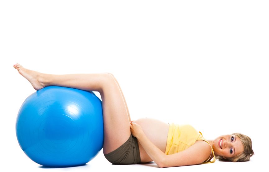 tehotna_zena_tehotenstvi_gymnatsicky_balon_cviceni_istock_000020476956small.jpg